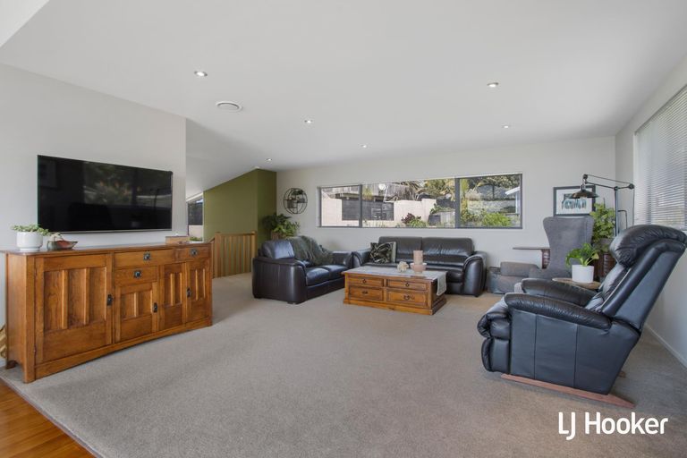Photo of property in 28 Reo Crescent, Waihi Beach, 3611