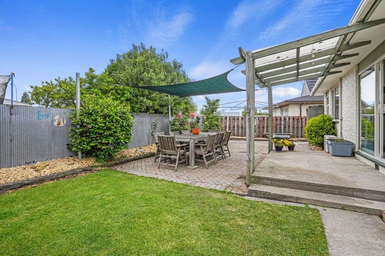 Photo of property in 4 Walker Place, Rangiora, 7400