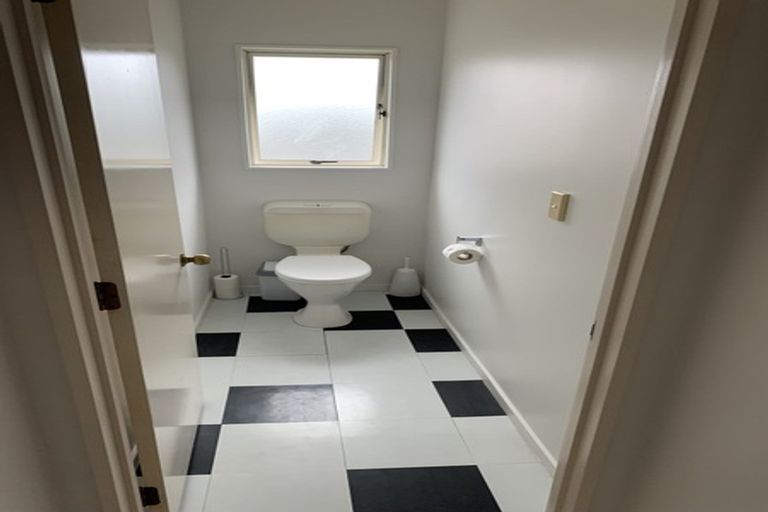 Photo of property in 5 Tokay Place, Huapai, Kumeu, 0810