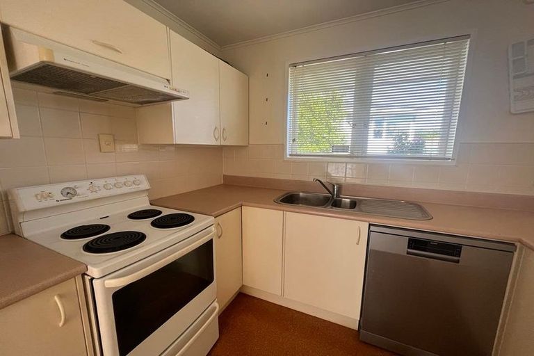 Photo of property in 13 Timaru Grove, Kelson, Lower Hutt, 5010