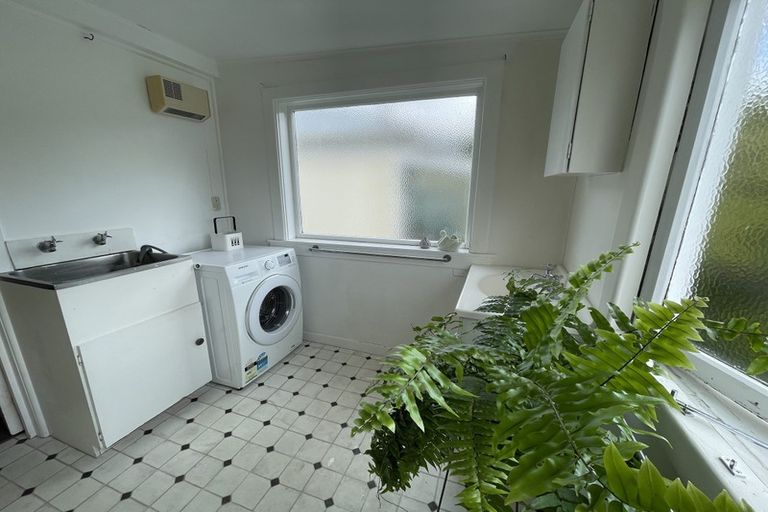 Photo of property in 11 Owen Street, Newtown, Wellington, 6021