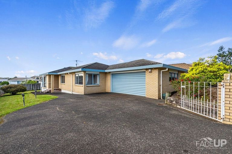 Photo of property in 1b Picasso Drive, West Harbour, Auckland, 0618