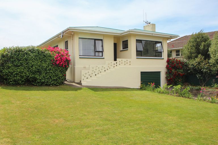 Photo of property in 6 Oxford Street, Holmes Hill, Oamaru, 9401