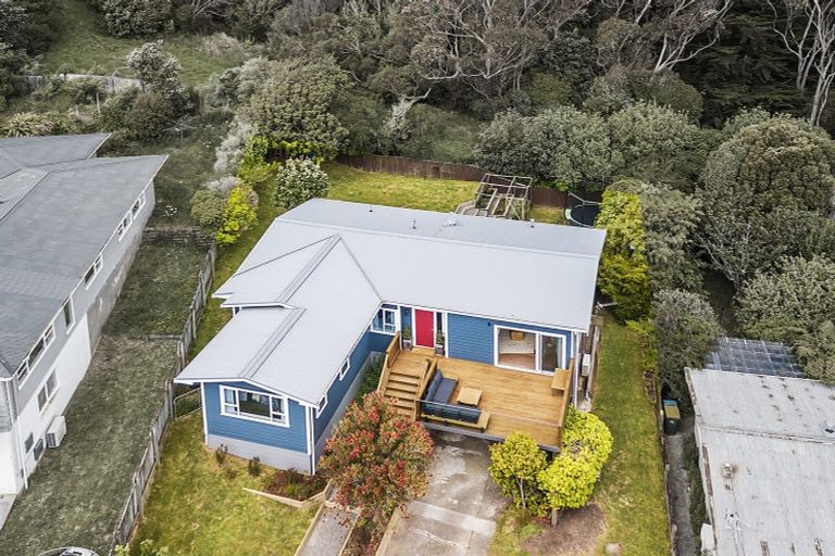 Photo of property in 13 De Castro Place, Titahi Bay, Porirua, 5022