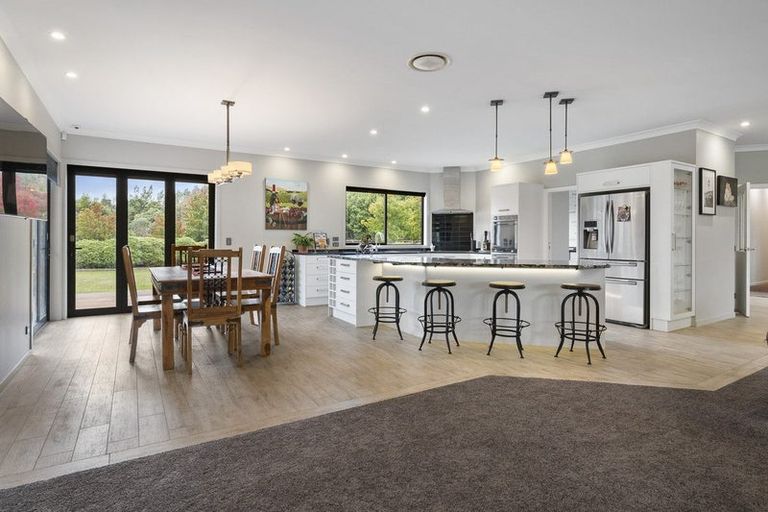 Photo of property in 35 Stonebrook Lane, Kelvin Grove, Palmerston North, 4470