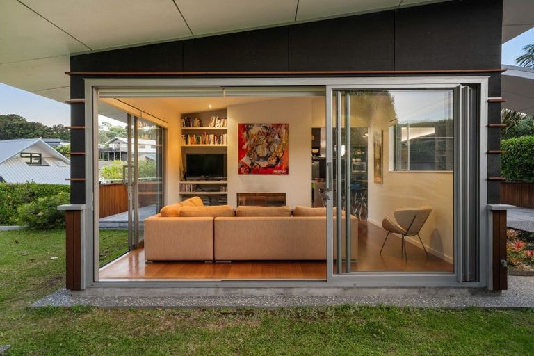 Photo of property in 107 Russell Bruce Place, Onemana, Whangamata, 3691