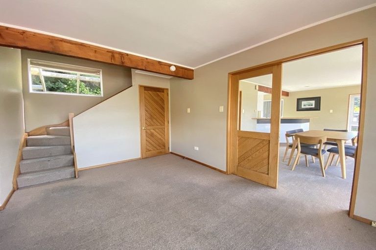 Photo of property in 32 Avalon Crescent, Fernhill, Queenstown, 9300