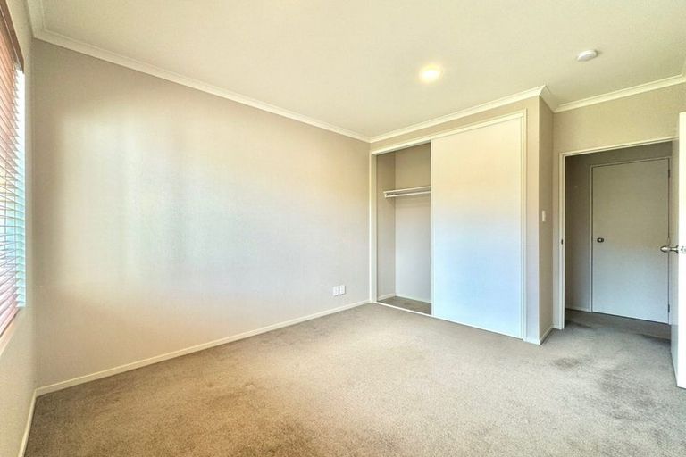 Photo of property in 54 Stranraer Crescent, Wattle Downs, Auckland, 2103