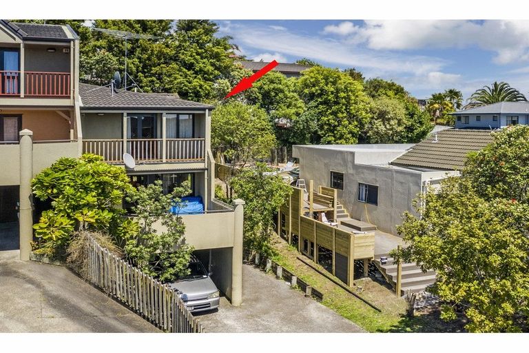 Photo of property in 1/7 Pannill Place, Oteha, Auckland, 0632