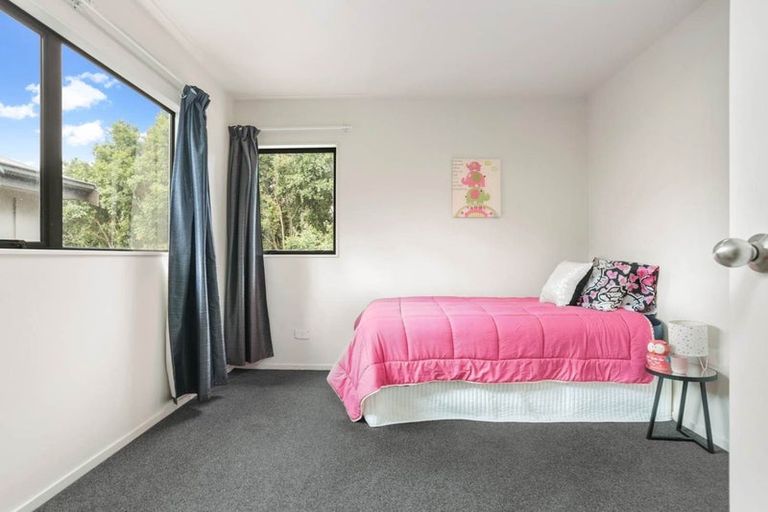 Photo of property in 135d Triangle Road, Massey, Auckland, 0614