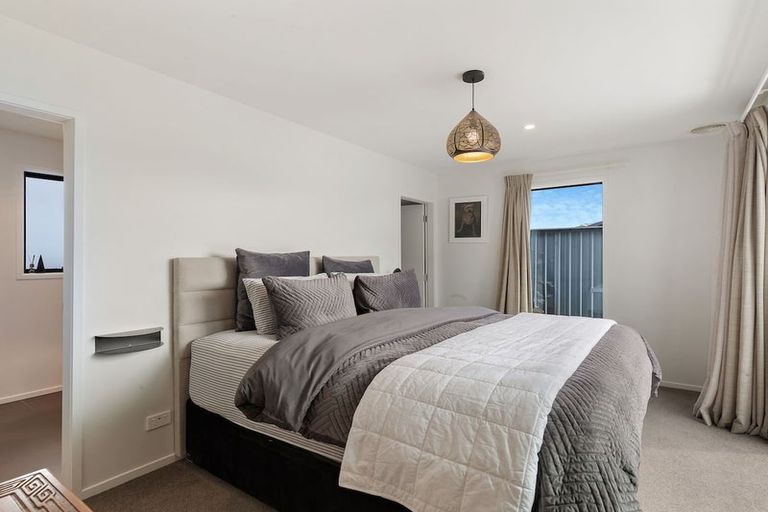 Photo of property in 13 Wheat Street, Jacks Point, Queenstown, 9371