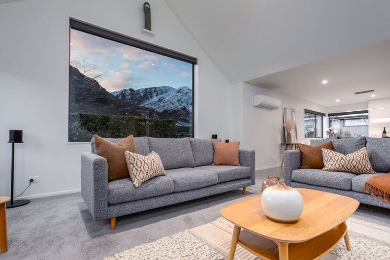 Photo of property in 7 Flynn Lane, Arrowtown, 9302