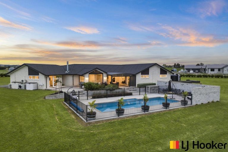 Photo of property in 75 Waimanu Awa Road, Runciman, Drury, 2579