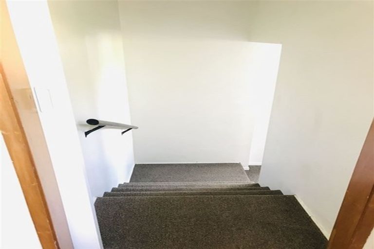 Photo of property in 17 Bodi Place, Te Atatu South, Auckland, 0610