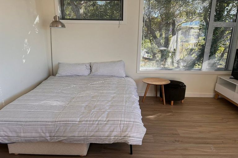 Photo of property in 39 Milne Terrace, Island Bay, Wellington, 6023