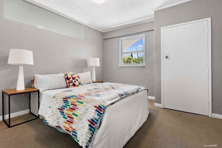 Photo of property in 34 Kohekohe Street, New Lynn, Auckland, 0600