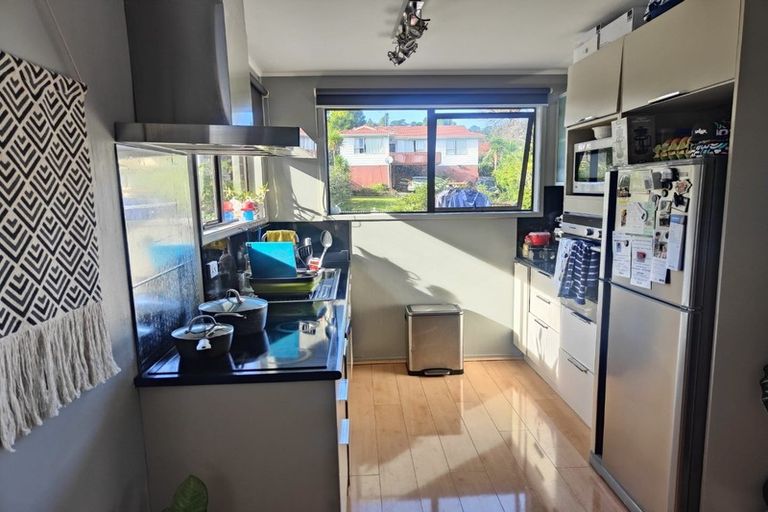 Photo of property in 6 Garner Place, Glenfield, Auckland, 0629