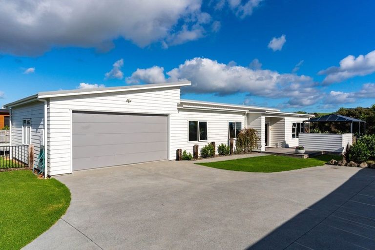 Photo of property in 24 Jack Boyd Drive, Mangawhai Heads, Mangawhai, 0573