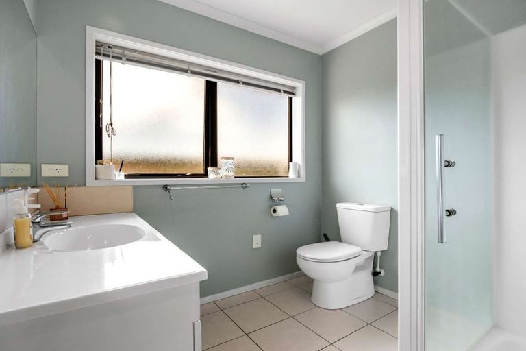 Photo of property in 15 Carroll Place, Owhata, Rotorua, 3010