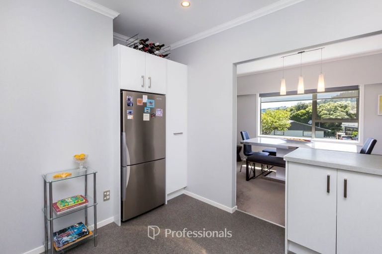 Photo of property in 18 Dalton Grove, Stokes Valley, Lower Hutt, 5019