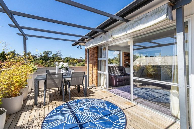 Photo of property in 6 Carlton Terrace, Westown, New Plymouth, 4310