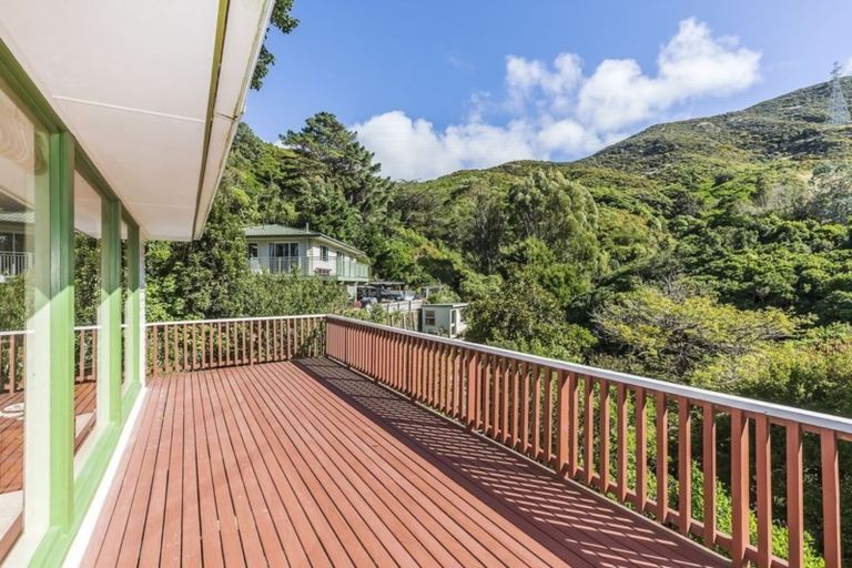 Photo of property in 26 Doris Gordon Crescent, Crofton Downs, Wellington, 6035