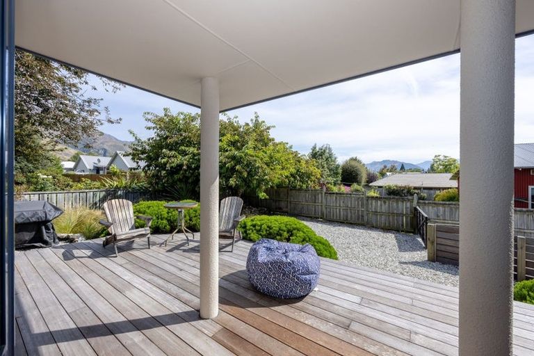 Photo of property in 115a Meadowstone Drive, Wanaka, 9305