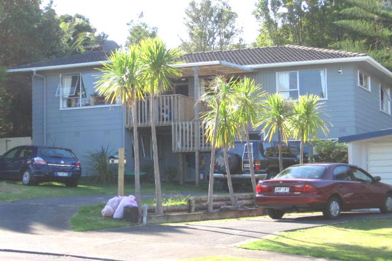 Photo of property in 21 Cottam Grove, Northcross, Auckland, 0632