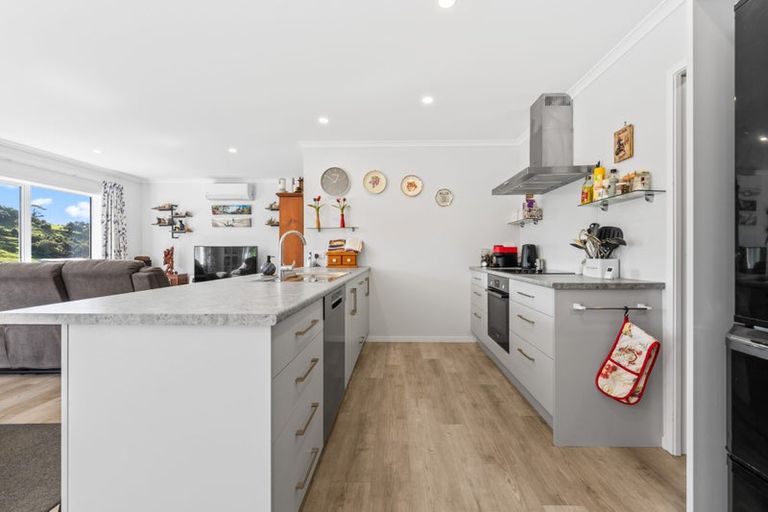 Photo of property in 3241 Paparoa-oakleigh Road, Paparoa, 0571