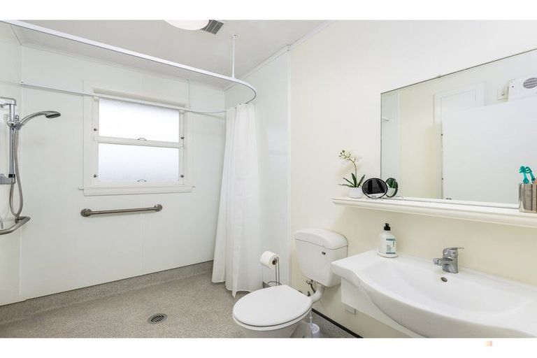 Photo of property in 6 Durham Street, Waimate, 7924