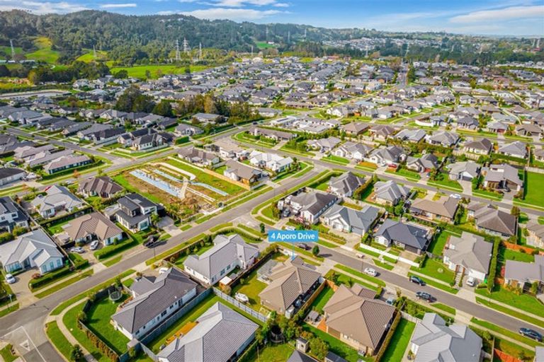 Photo of property in 4 Aporo Drive, Kumeu, 0810