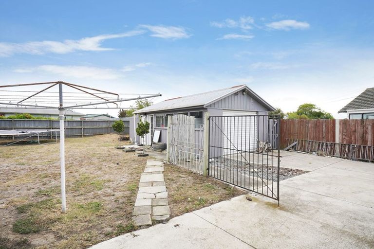 Photo of property in 11 Esk Place, Aranui, Christchurch, 8061