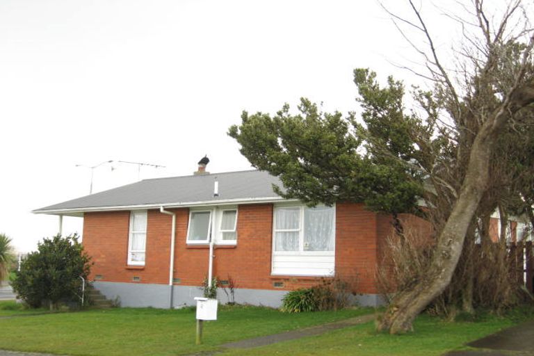 Photo of property in 2 Milford Street, Heidelberg, Invercargill, 9812