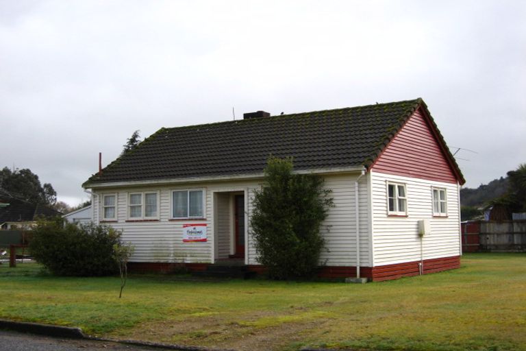 Photo of property in 18 Times Street, Reefton, 7830