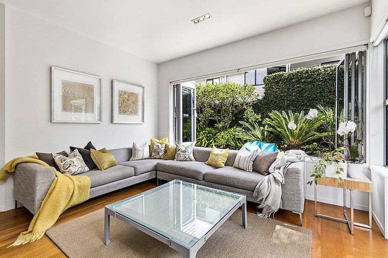 Photo of property in 1/20 Killarney Street, Takapuna, Auckland, 0622