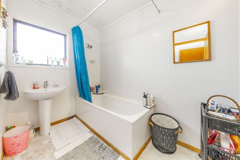 Photo of property in 8 Abelia Place, Papatoetoe, Auckland, 2025