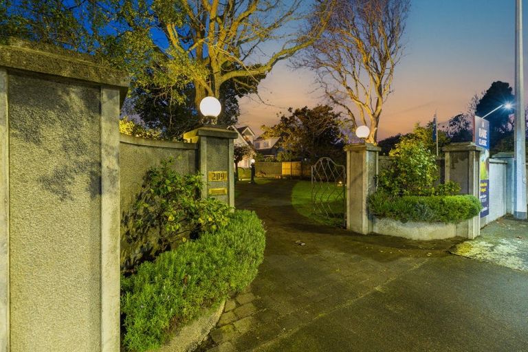 Photo of property in 209 Victoria Avenue, Hokowhitu, Palmerston North, 4410