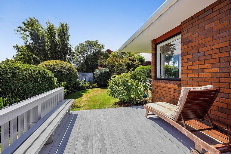 Photo of property in 23 Veale Road, Frankleigh Park, New Plymouth, 4310