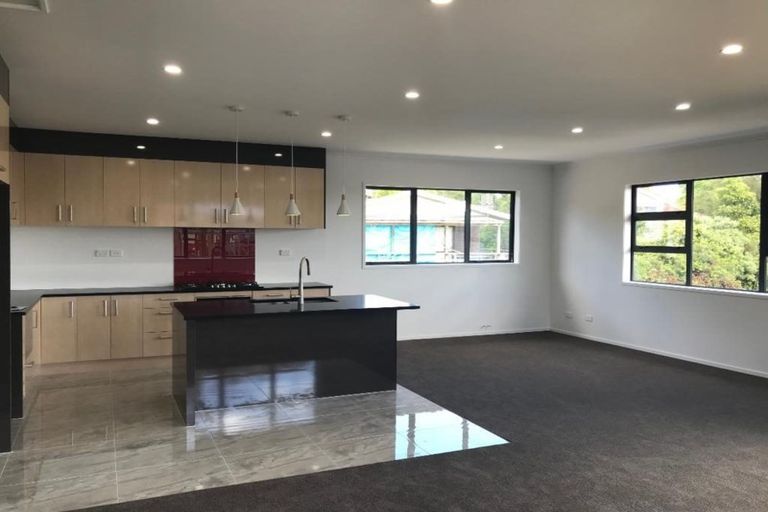 Photo of property in 10 Arataki Way, Glen Eden, Auckland, 0602