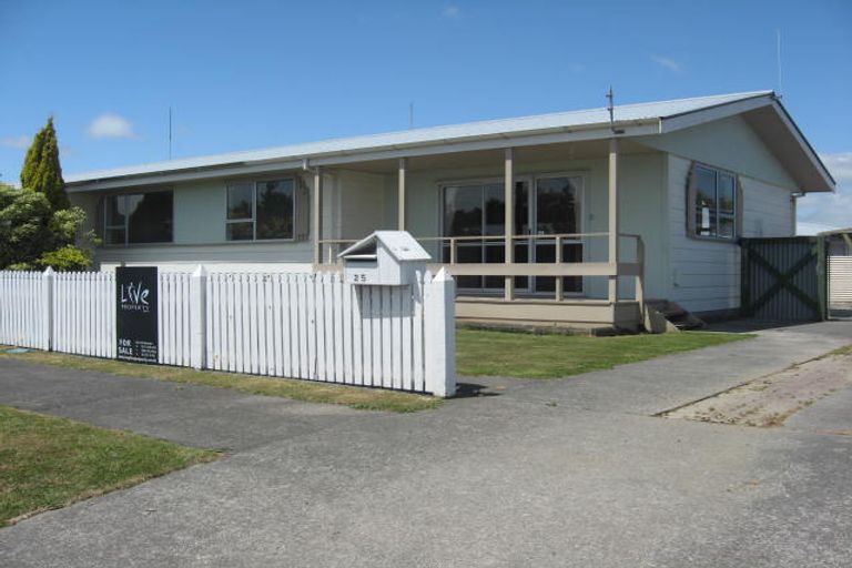 Photo of property in 25 Ferndale Place, Feilding, 4702