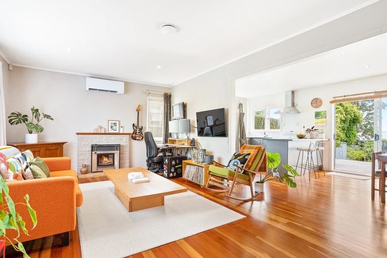 Photo of property in 31 Vodanovich Road, Te Atatu South, Auckland, 0610