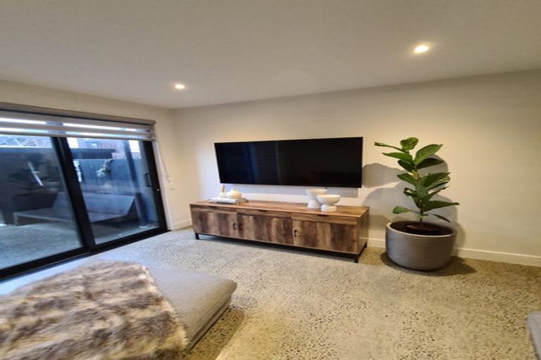 Photo of property in 14 Cochrane Road, Hobsonville, Auckland, 0616