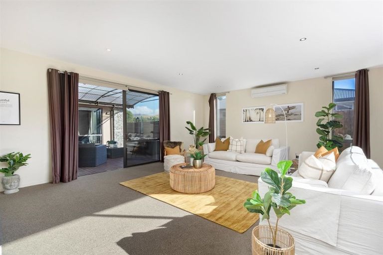 Photo of property in 42 Rere Road, Lake Hayes, Queenstown, 9304