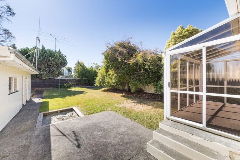 Photo of property in 15 Ihle Street, Terrace End, Palmerston North, 4410