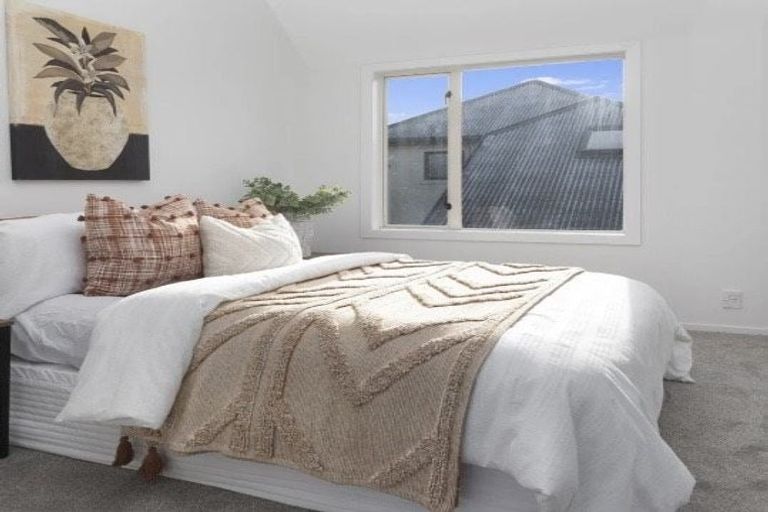 Photo of property in 2/34 Mona Vale Avenue, Riccarton, Christchurch, 8011