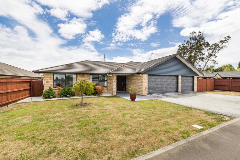 Photo of property in 2a Galea Grove, Kelvin Grove, Palmerston North, 4414
