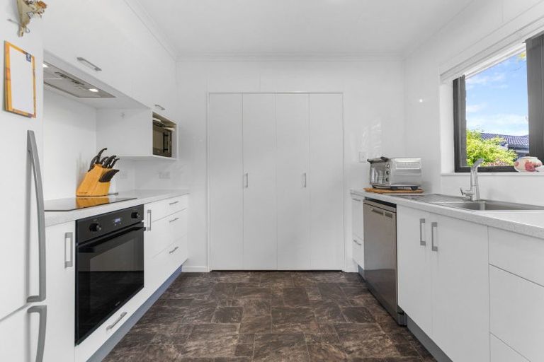 Photo of property in 1a Hunter Place, Merrilands, New Plymouth, 4312