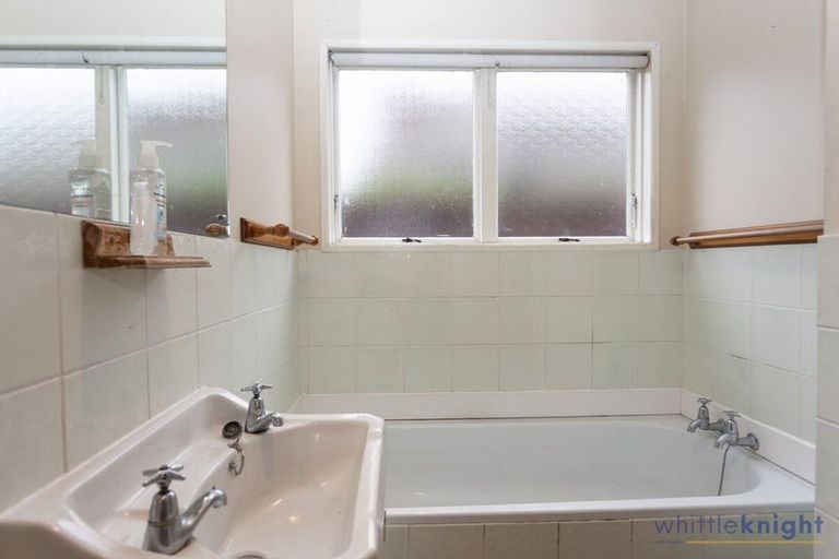 Photo of property in 1/98 Avonhead Road, Avonhead, Christchurch, 8042