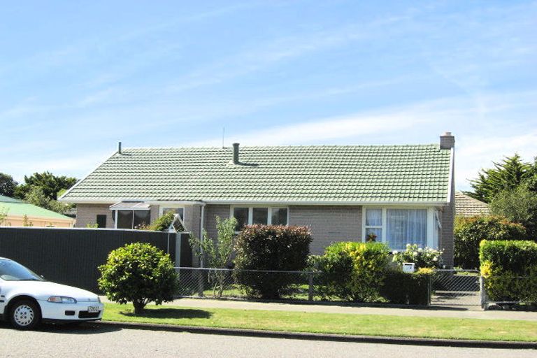 Photo of property in 2 Walcot Street, Bromley, Christchurch, 8062