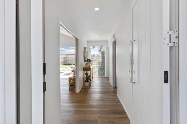 Photo of property in 29 Kotiate Street, Papamoa Beach, Papamoa, 3118